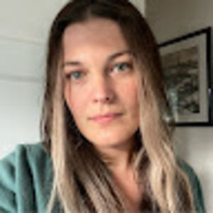 Meet your Posher, Cassandra